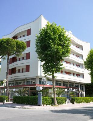 Hotel Caravelle 切塞纳蒂科 外观 照片