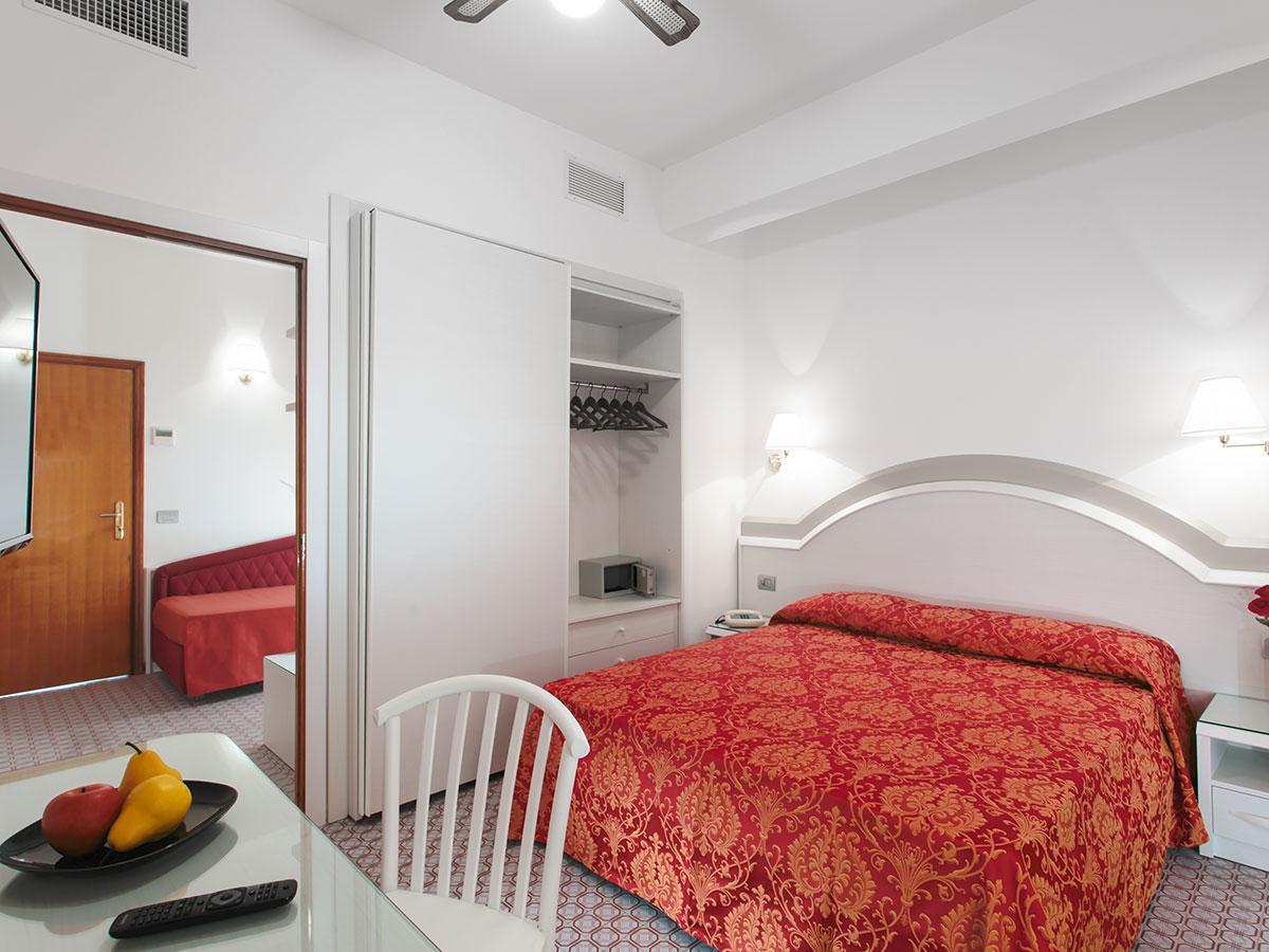 Hotel Caravelle 切塞纳蒂科 外观 照片