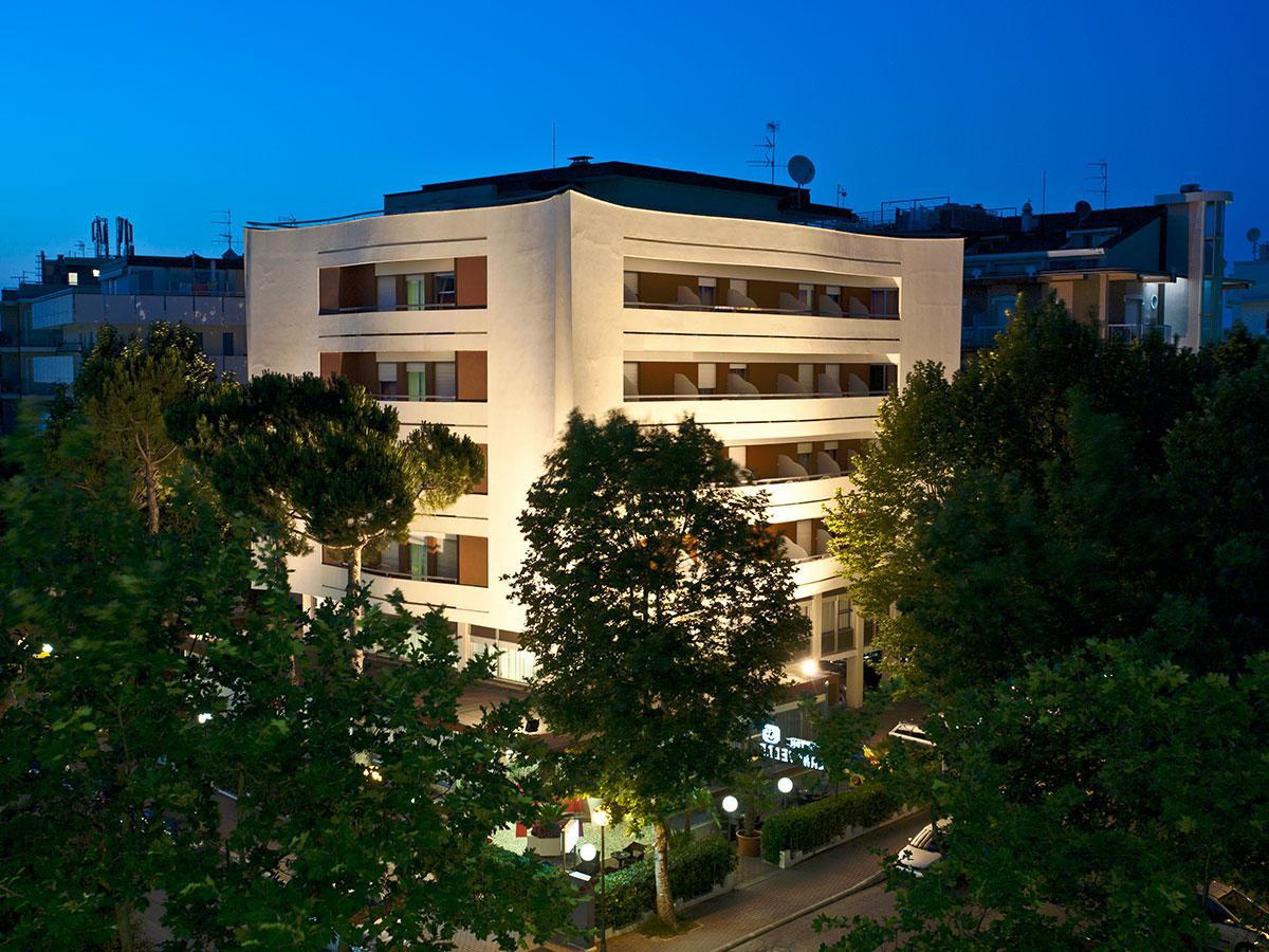 Hotel Caravelle 切塞纳蒂科 外观 照片