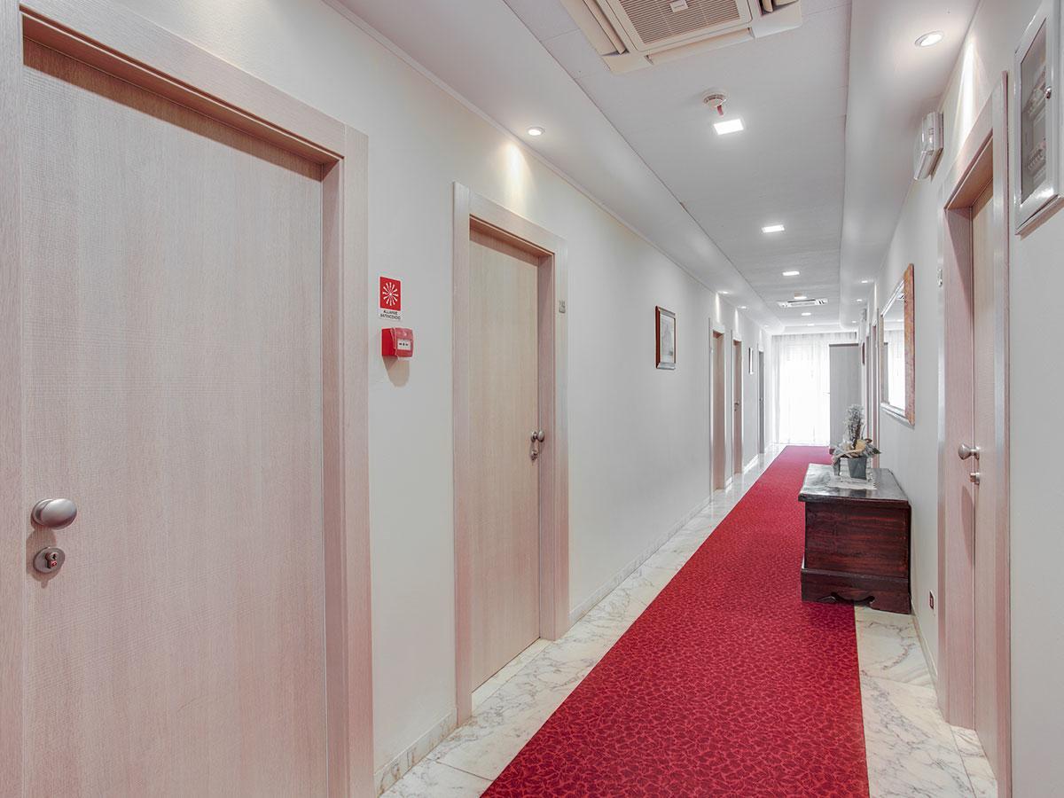 Hotel Caravelle 切塞纳蒂科 外观 照片