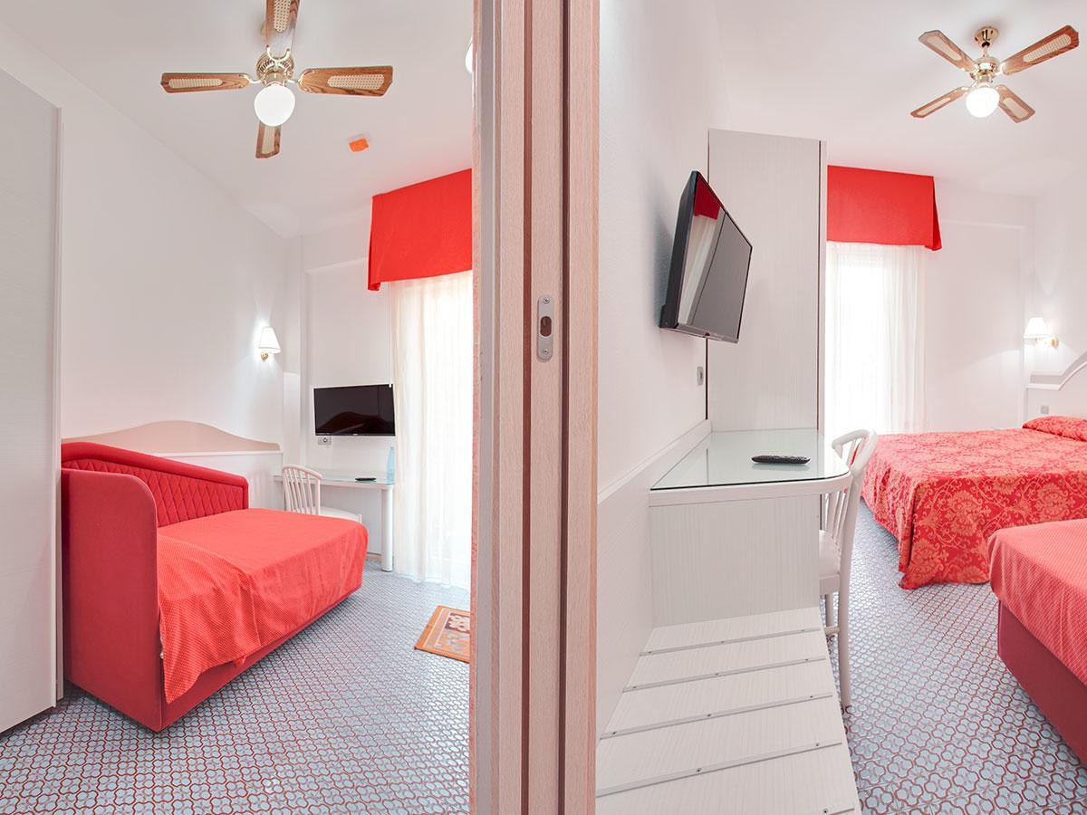 Hotel Caravelle 切塞纳蒂科 外观 照片